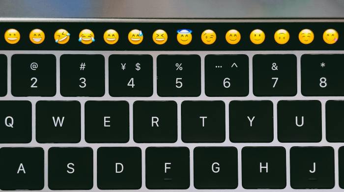 Cara menyematkan emoji di ig